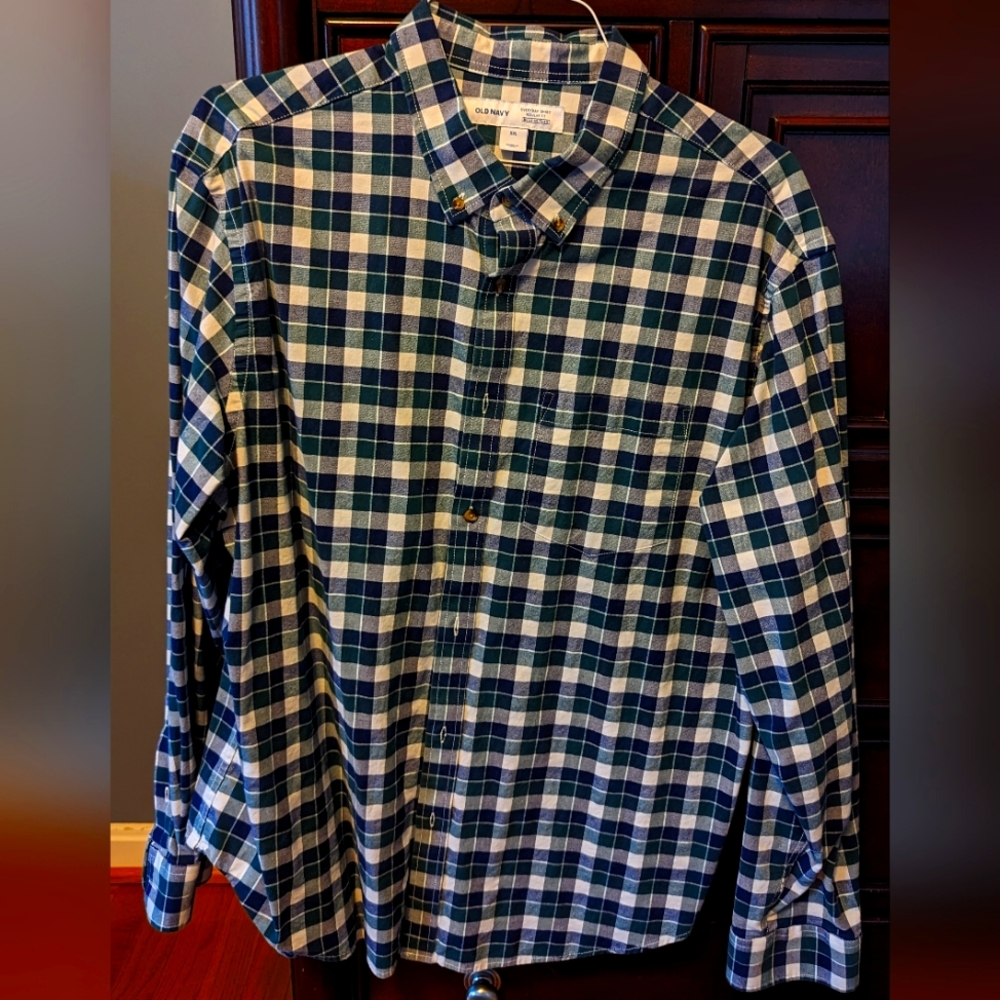 Old Navy Long Sleeve button down collared shirt